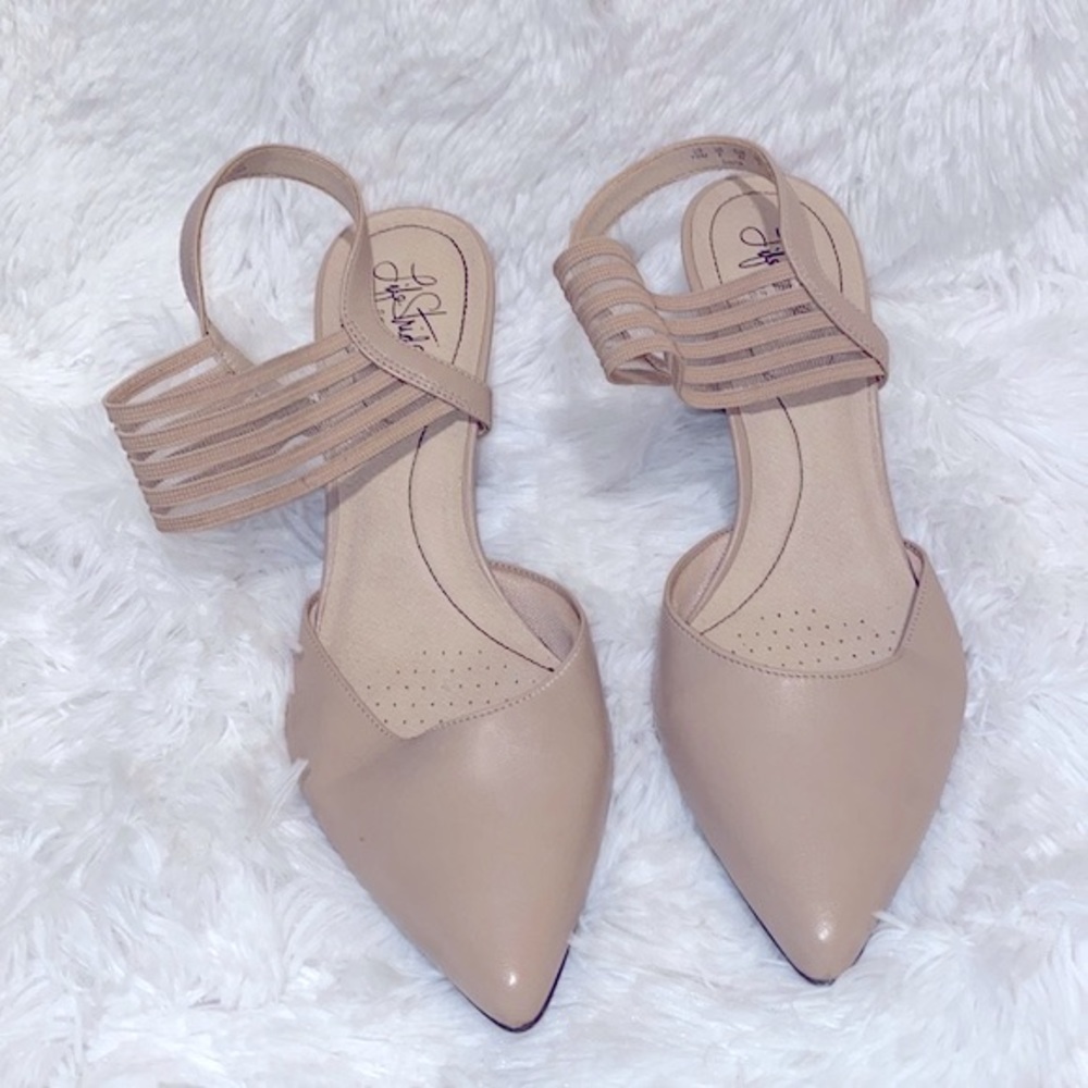 Life stride soft system nude heels, size 10. Extra arch and heel support
